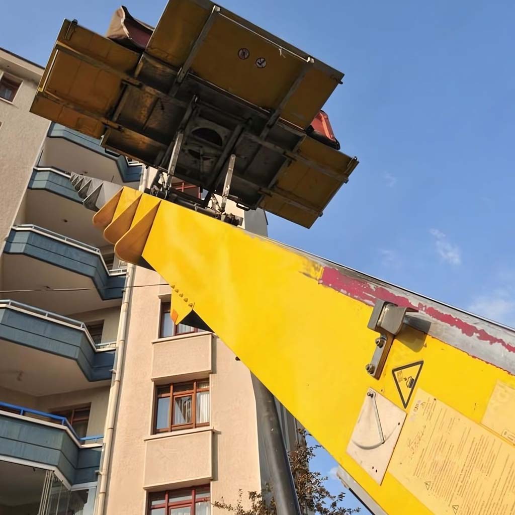 إدارة نقل الأثاث داخل المدن الكبرى: التحديات والحلول العملية